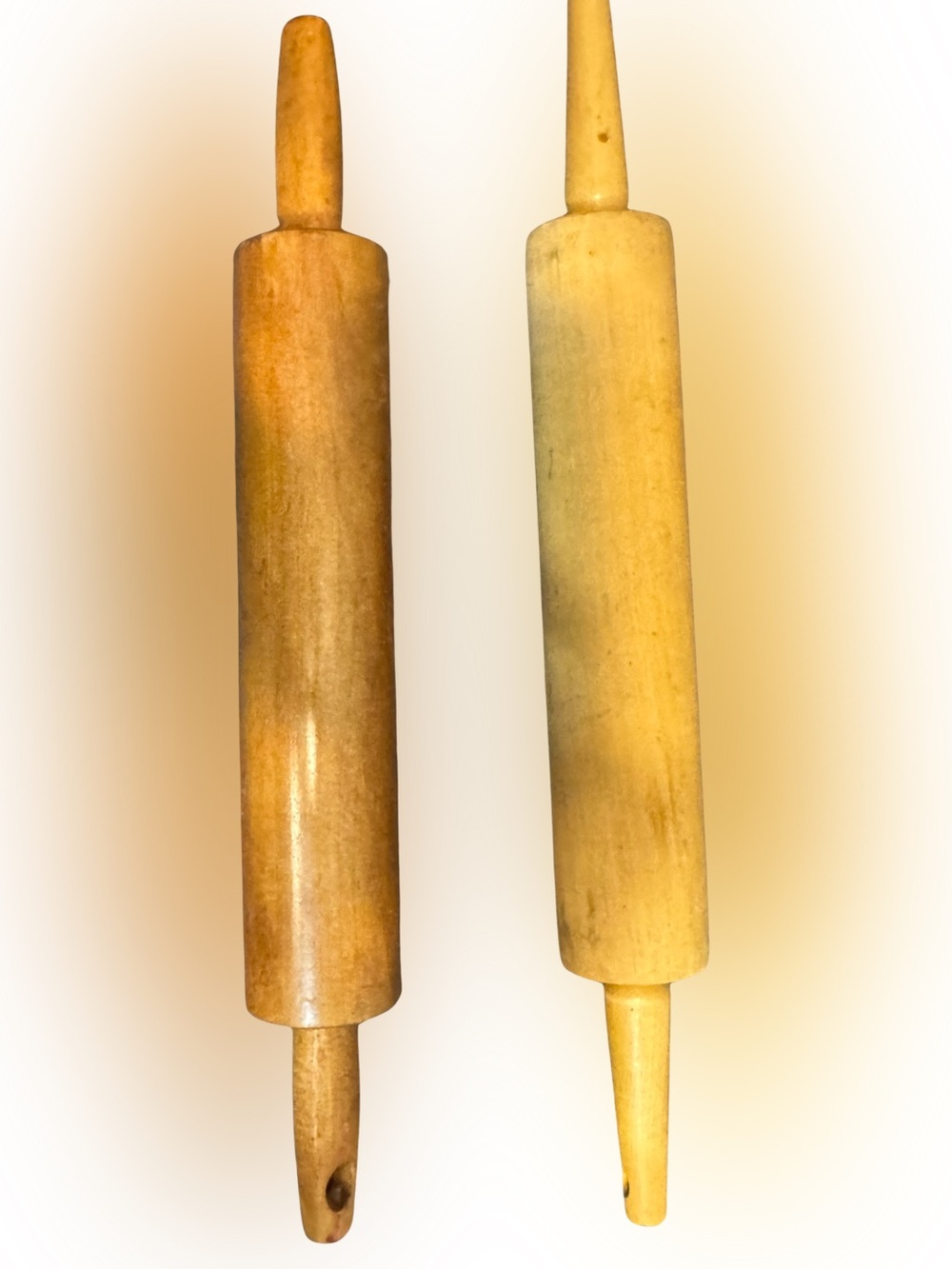 Vintage Set of 2 Classic Wooden Rolling Pins- Tan